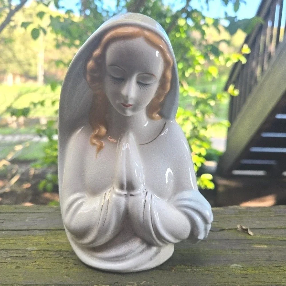 Vintage Madonna Virgin Mary Ceramic Wall Pocket Planter Gold Trim White 6.5